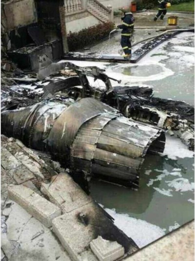 四川省で戦闘機墜落