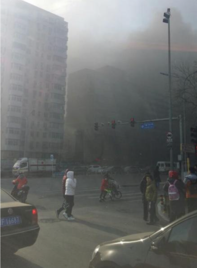 北京地下鉄駅で火災
