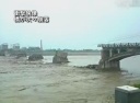 衝撃映像 橋が次々崩落―中国・四川省成都が陸の孤島に