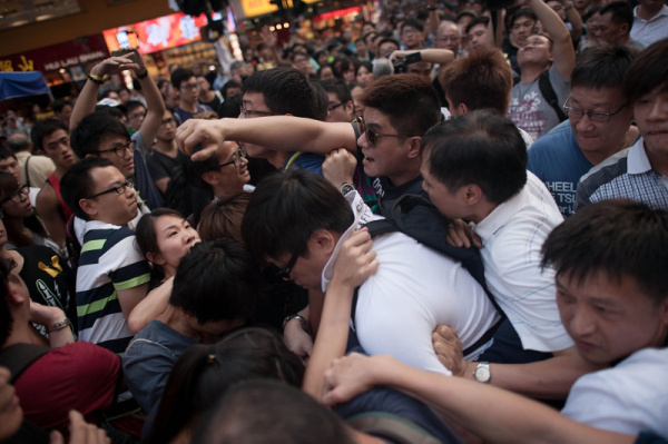 香港 デモ反対派の正体 警察もグル？