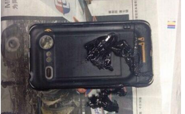 上海の地下鉄で携帯電話爆発？！
