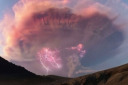 アルゼンチン・火山爆発　世にも不思議な神秘な光景