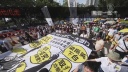 香港返還記念日　行政長官辞任求めるデモ