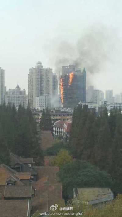 19日午前 上海411病院の改築現場で火災が発生