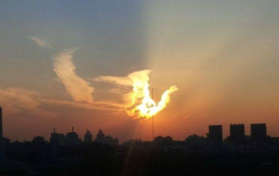 北京の夕日 まるで「火鳳凰」