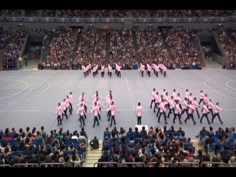【英語ニュース】Japanese Students Demonstrate Synchronized Precision Walking 