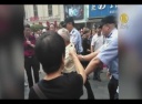 上海市役所前で数千人が抗議　投資詐欺被害訴え